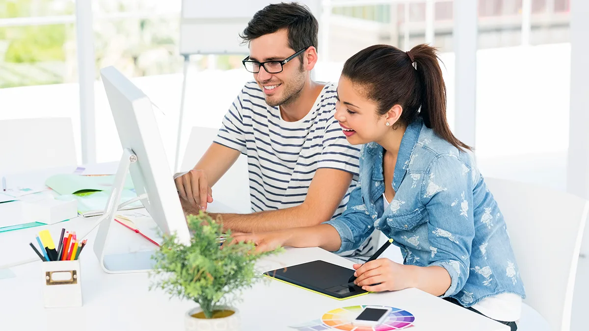 Agenție SEO vs. freelancer: ce opțiune este mai potrivită